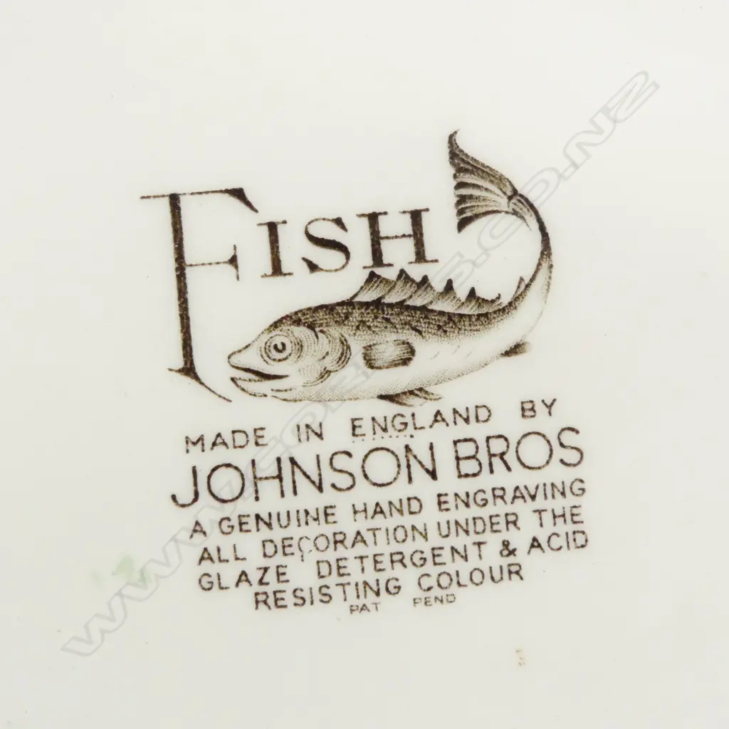 ART NOUVEAU 2 ASHETTES & 2 TUREENS + 4 OTHER PLATES: Dressing table tray + Johnson Bros. fish ashette + 2 stylish plates Image 1++