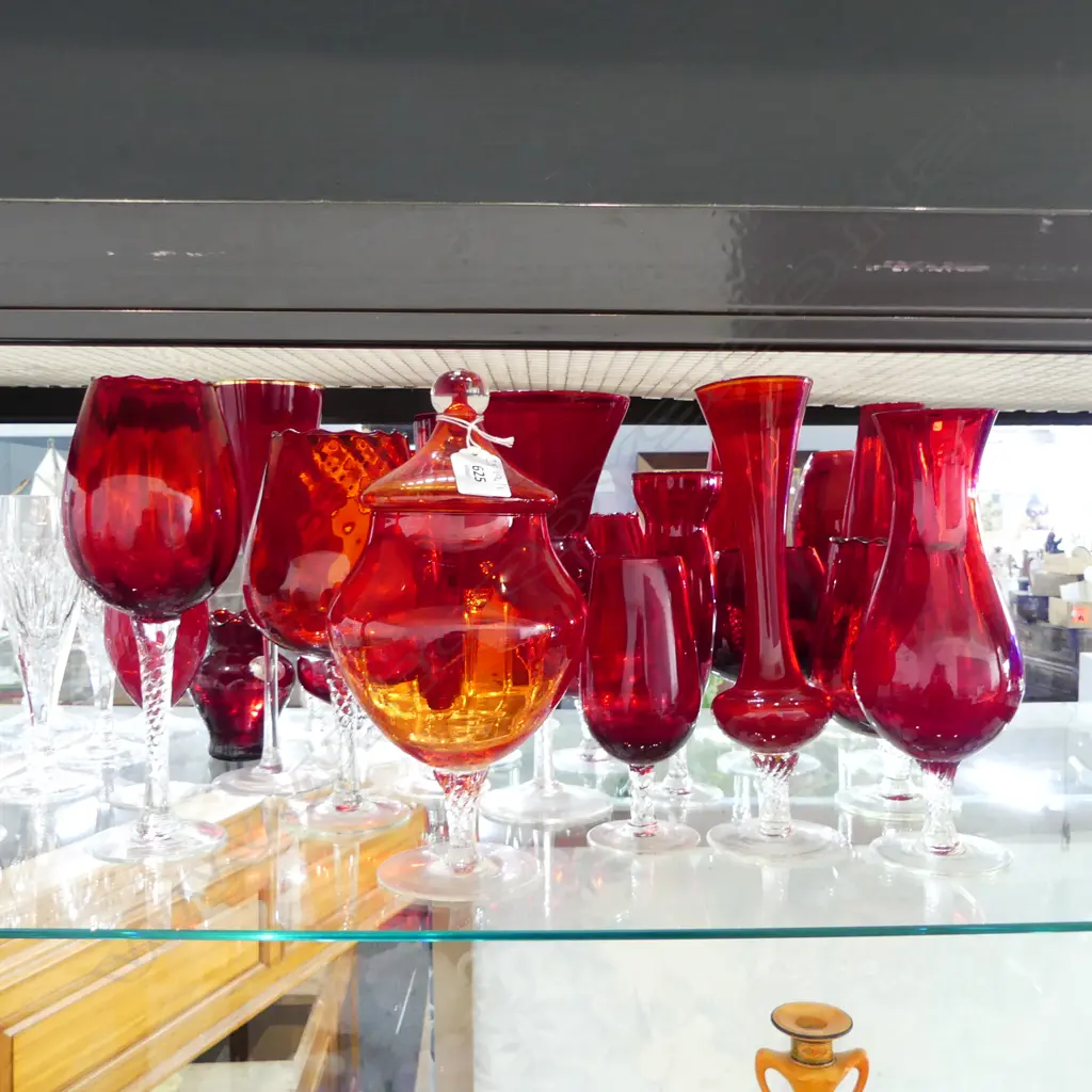 ASSORTED RED ART GLASS Image 1++