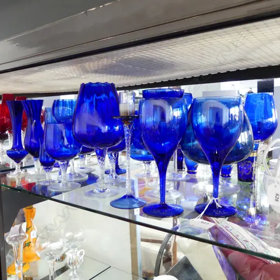 ASSORTED BLUE ART GLASS