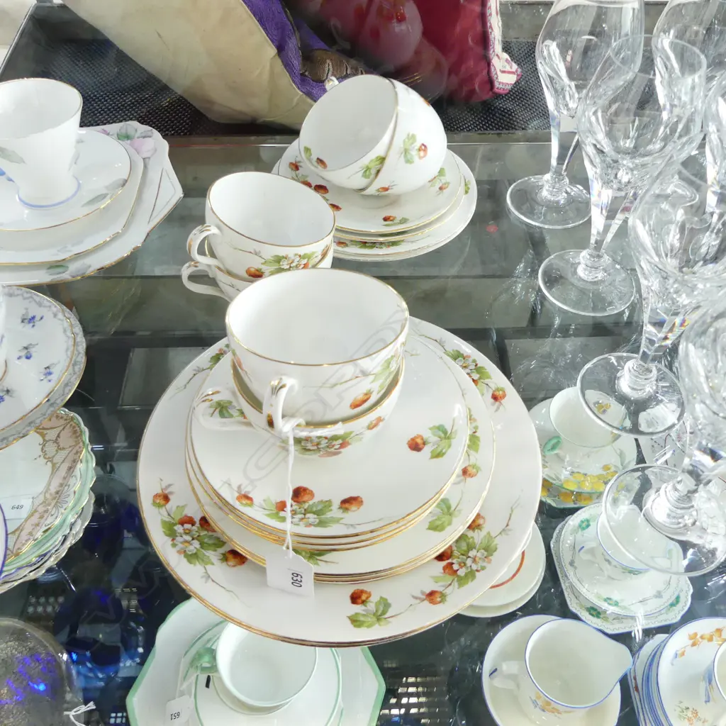 SHELLEY CHINA TEASET 2 CAKE PLATES 6CSPS STRAWBERRY PAT Image 1++