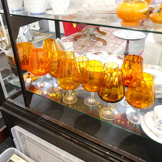 ASST ORANGE ART GLASS