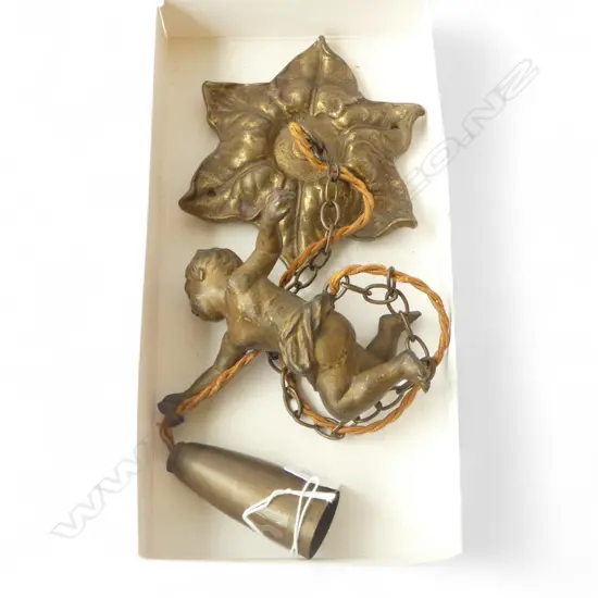 ANTIQUE BRASS CHERUB LIGHT FITTING COMPLETE W. CEILING ROSE, L.500MM 