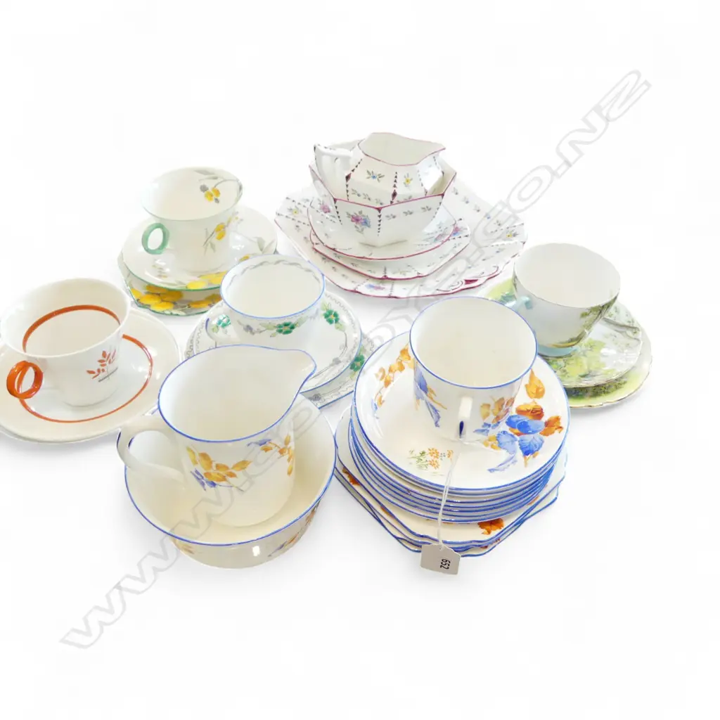 4 SHELLEY CHINA CSPS MIXED PATS & 2 PART SHELLEY TEASETS Image 1++