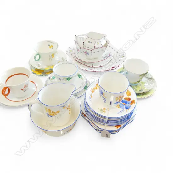 4 SHELLEY CHINA CSPS MIXED PATS & 2 PART SHELLEY TEASETS