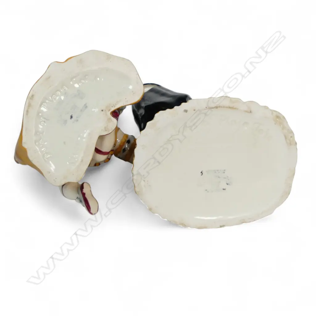 PR SHORTER & SONS DUKE & DUTCHESS PLAYA TORO FIGURAL JUGS H250MM Image 1++