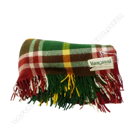 VINTAGE NZ WANGANUI WOOLLEN MILLS TRAVEL RUG EXCELLENT CONDITION, L.1960MM W.1540MM (TEAR TO LABEL)