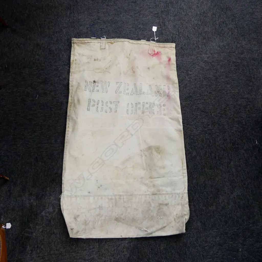 LETTER BAG 'NEW ZEALAND POST OFFICE' L.1100mm Image 1++
