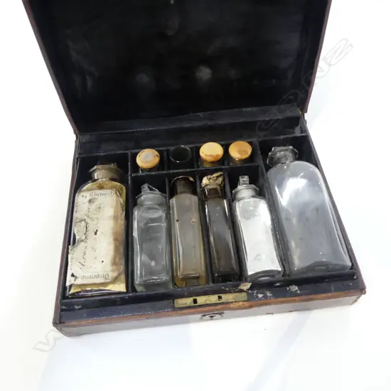 LEATHER CHEMISTS CASE w. BOTTLES INSIDE W.210mm