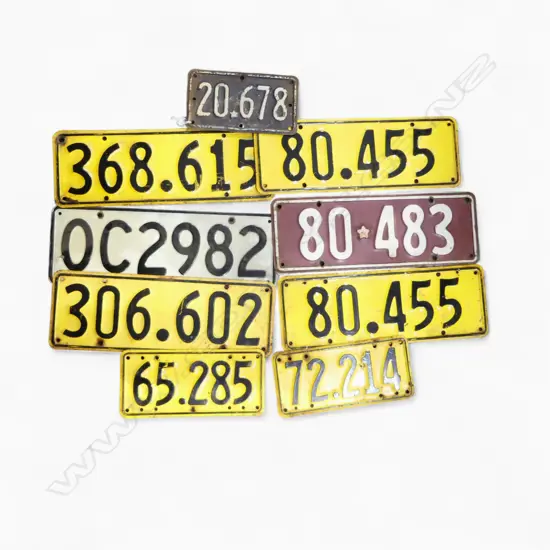 8 VINTAGE LICENSE PLATES W.360mm