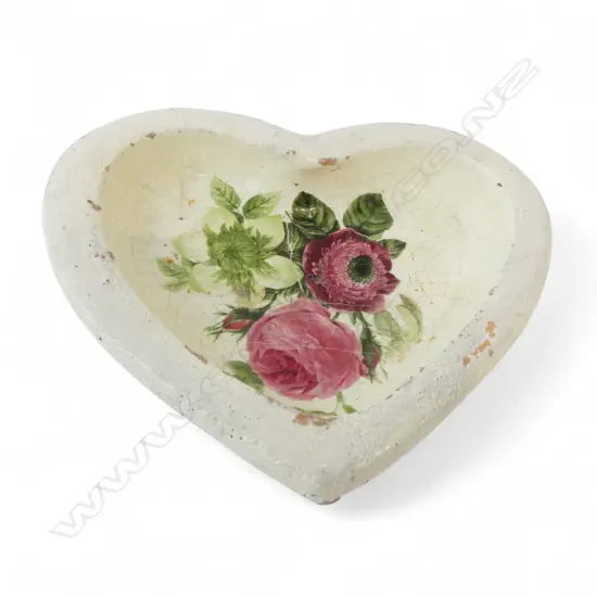 DECORATIVE CERAMIC HEART DISH TRAY