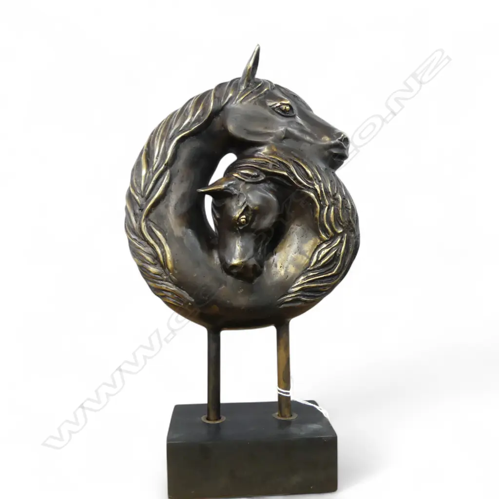 BRONZE HORSE SCULPTURE H.400mm Image 1++