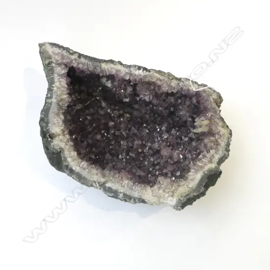 AMETHYST GEODE SECTION L.380mm