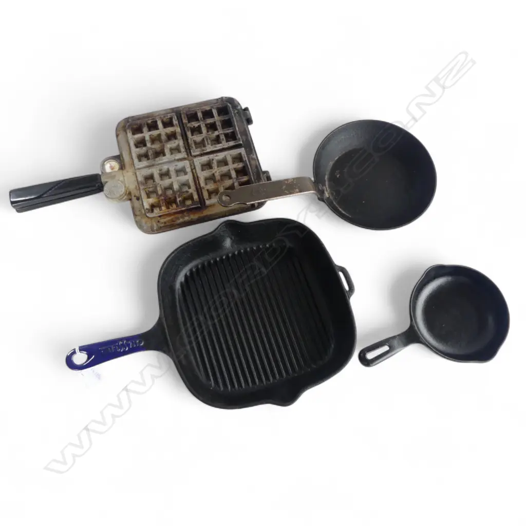3 FRY PANS INCL. CHASSEUR W.285mm + WAFFLE MAKER Image 1++