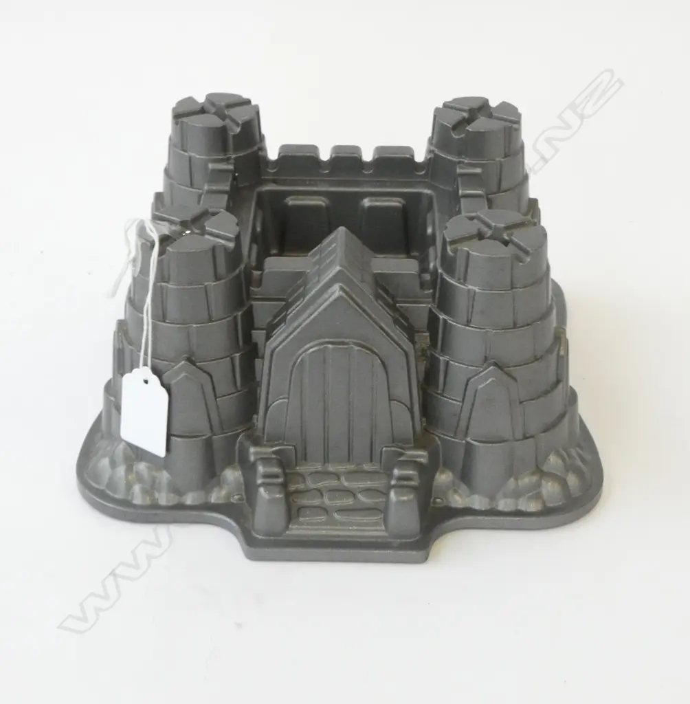 NORDIC WARE USA CASTLE BUNDT CAKE MOULD 10 CUPS, L.235MM, H.110MM Image 1++