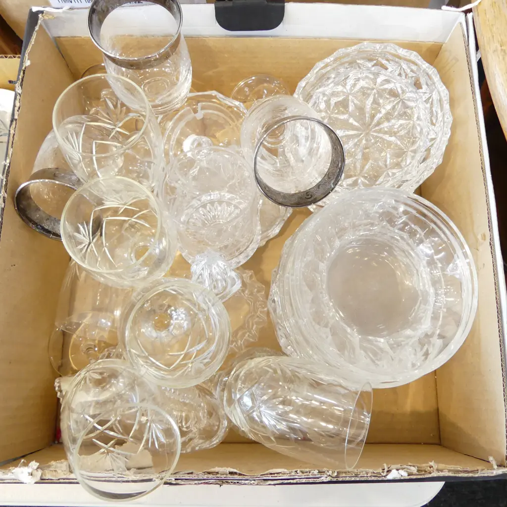 ASST. CRYSTAL/GLASSWARE INCLUDING WINE GLASSES Image 1++