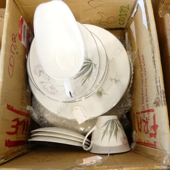 SHELLEY CHINA PART DINNER SERVICE 8 LARGE PLATES 8 MED 3 SANDWICH PLATES  GRAVEY BOAT CUP & 3 SAUCERS PASTORAL PAT