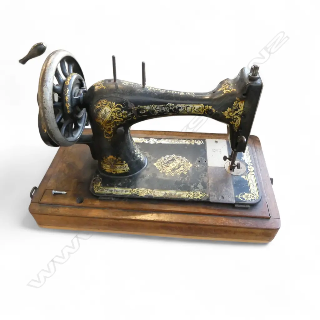 ANTIQUE SINGER SEWING MACHINE Image 1++