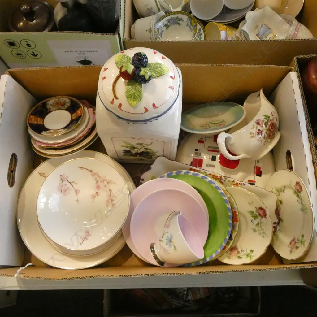 ASSTD. CHINA - VILLEROY & BOCH STORAGE JAR ROYAL ALBERT ETC  Image 1++