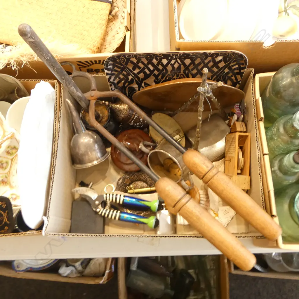 ASST. ITEMS; TRAYS, SECATEURS, EP ETC Image 1++