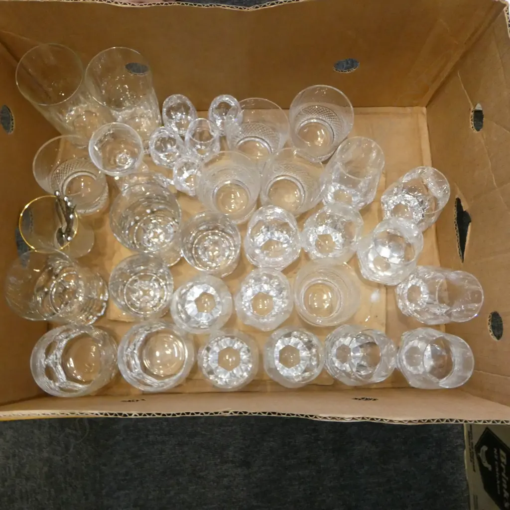 ASST. CRYSTAL & GLASSWARE (1 GLASS BROKEN) Image 1++