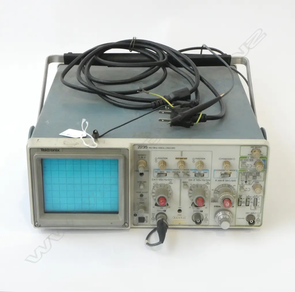 VINTAGE TEKTRONIX 2235 100MHz OSCILLOSCOPE. Laboratory Benchtop Portable Testing Unit Image 1++