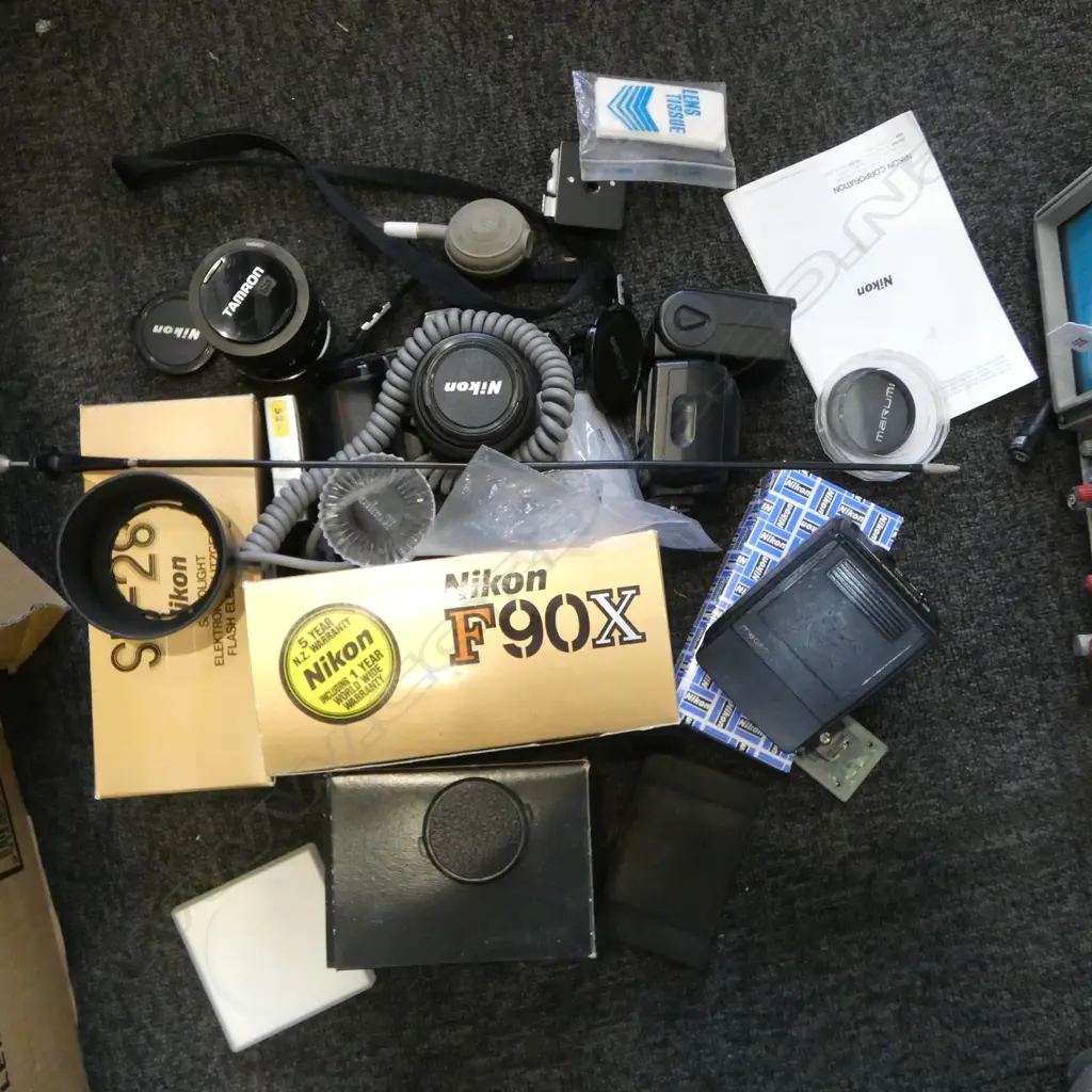 ASST. CAMERA GEAR INCL. NIKON F90X + ACCESSORIES Image 1++