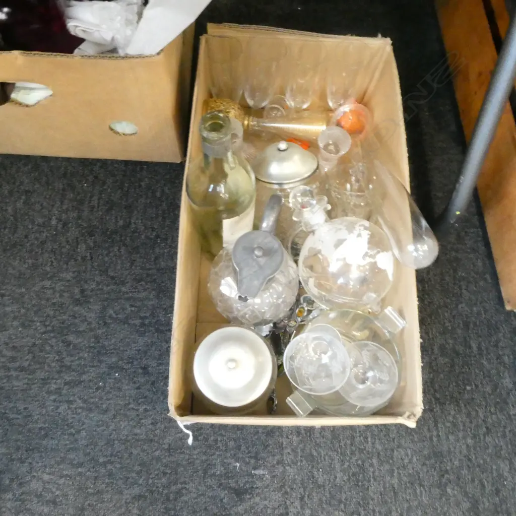 ASST. GLASSWARE; MOET & CHANDON ICE BUCKET, CLARET JUG ETC Image 1++