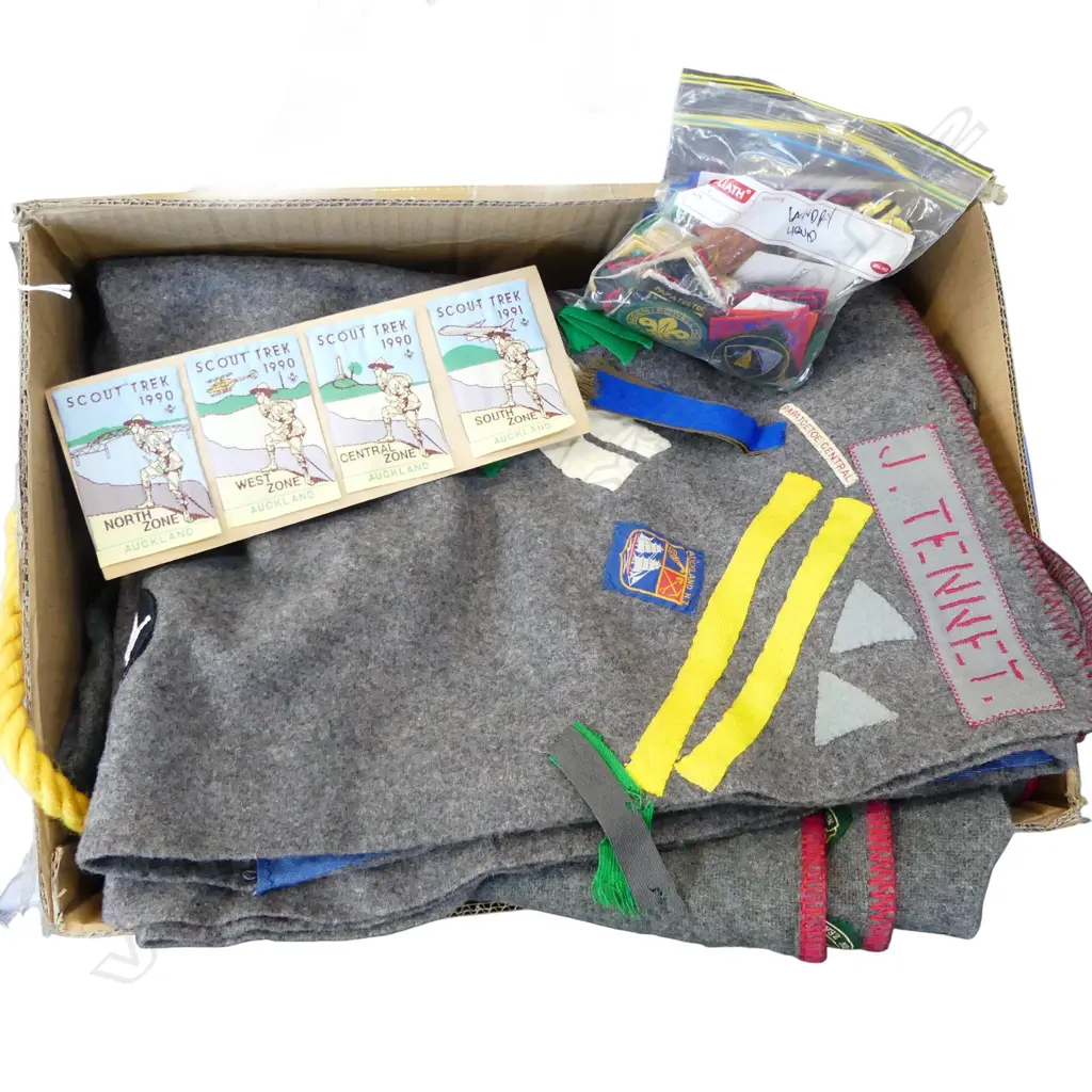 SCOUT/CUB EPHEMERA INCL 2 BLANKETS + PATCHES ETC.. Image 1++
