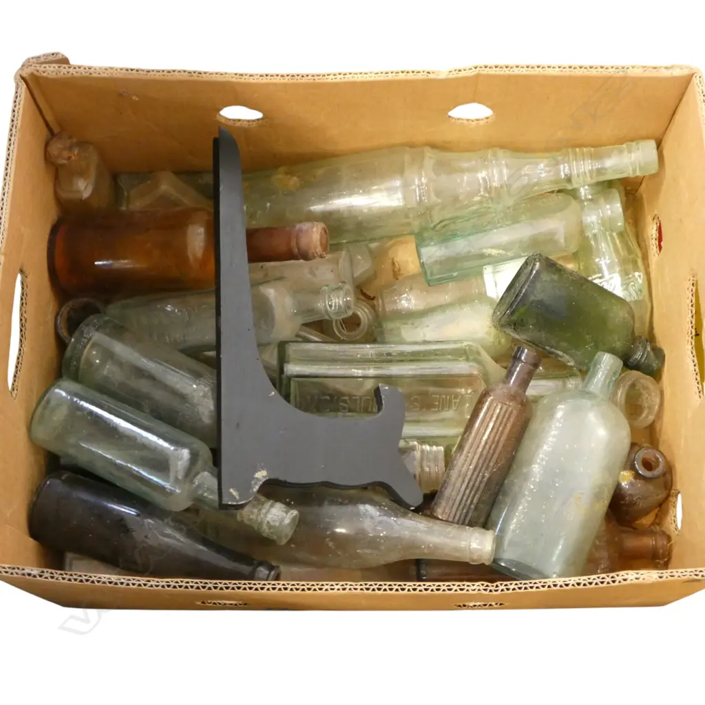 ASST. ANTIQUE BOTTLES Image 1++