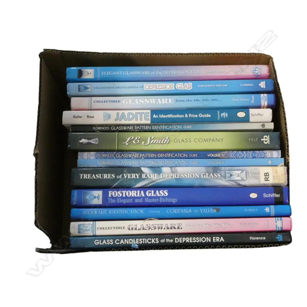 REFERENCE BOOKS; COLLECTABLE / DEPRESSION ERA GLASSWARE Image 1++