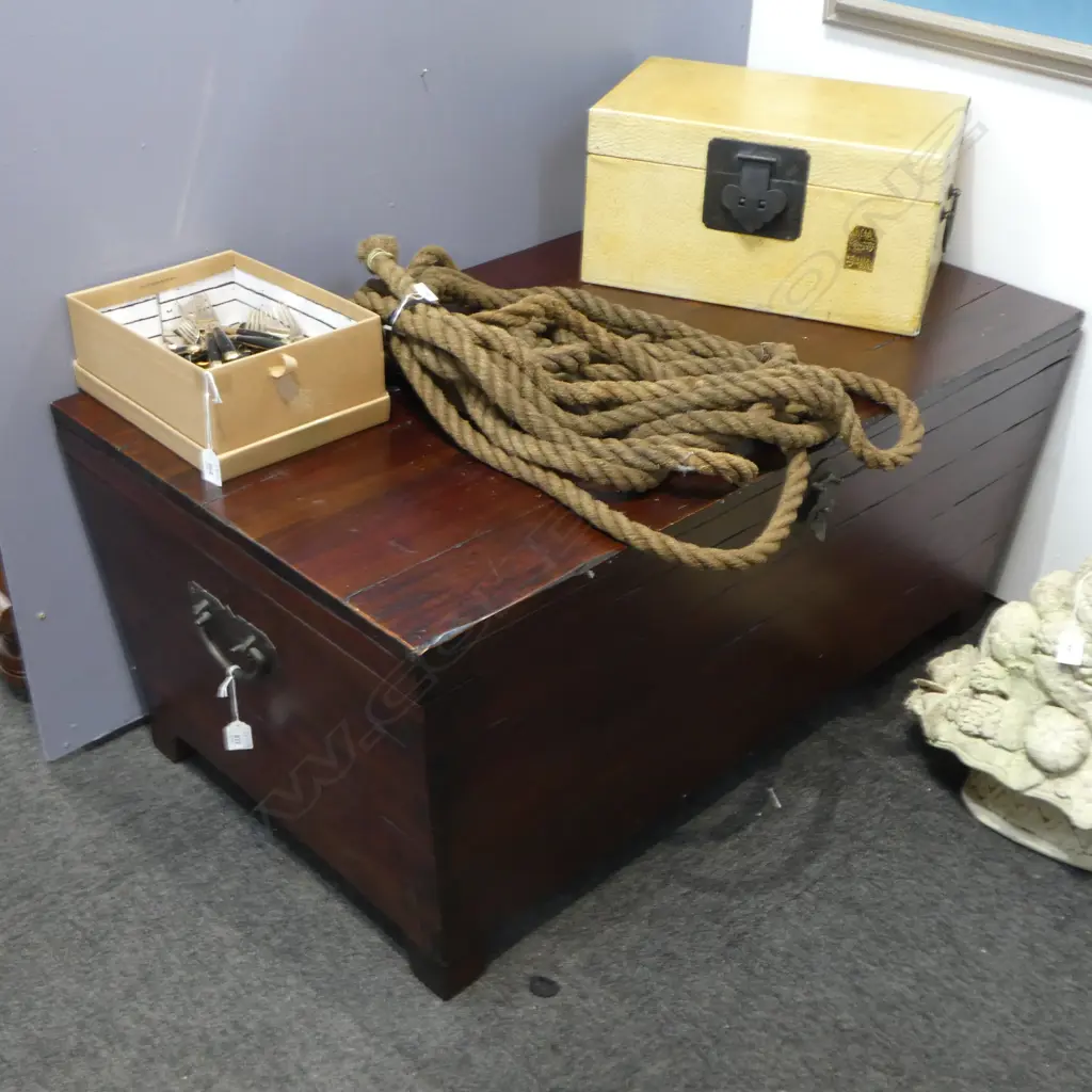 COFFEE TABLE TRUNK 1100x600x480mm Image 1++