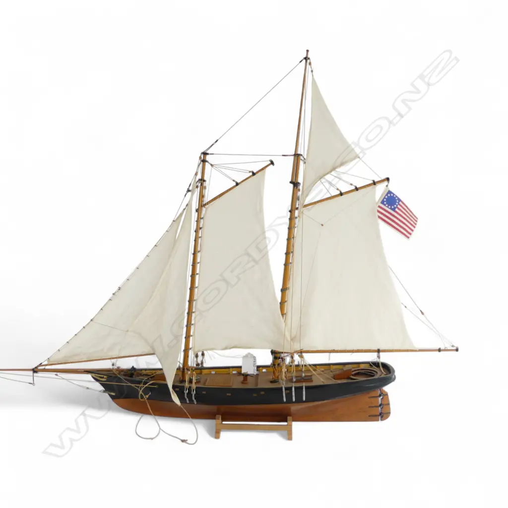 WOODEN SHIPS MODEL 'AMERICA-1851' L.780mm H.700mm Image 1++