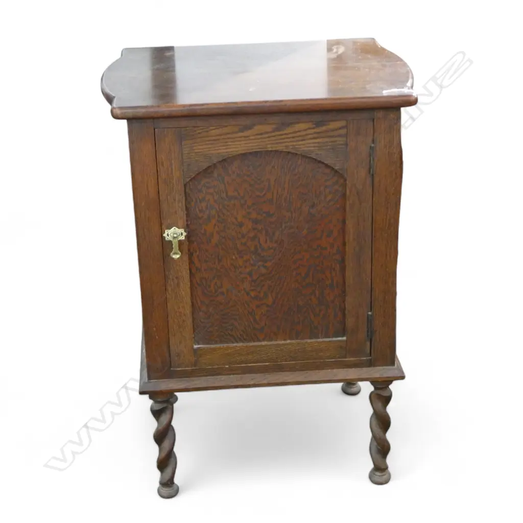 VINTAGE OAK BEDSIDE CABINET H800 W530MM (From the Estate of Tommy Doyle) Image 1++