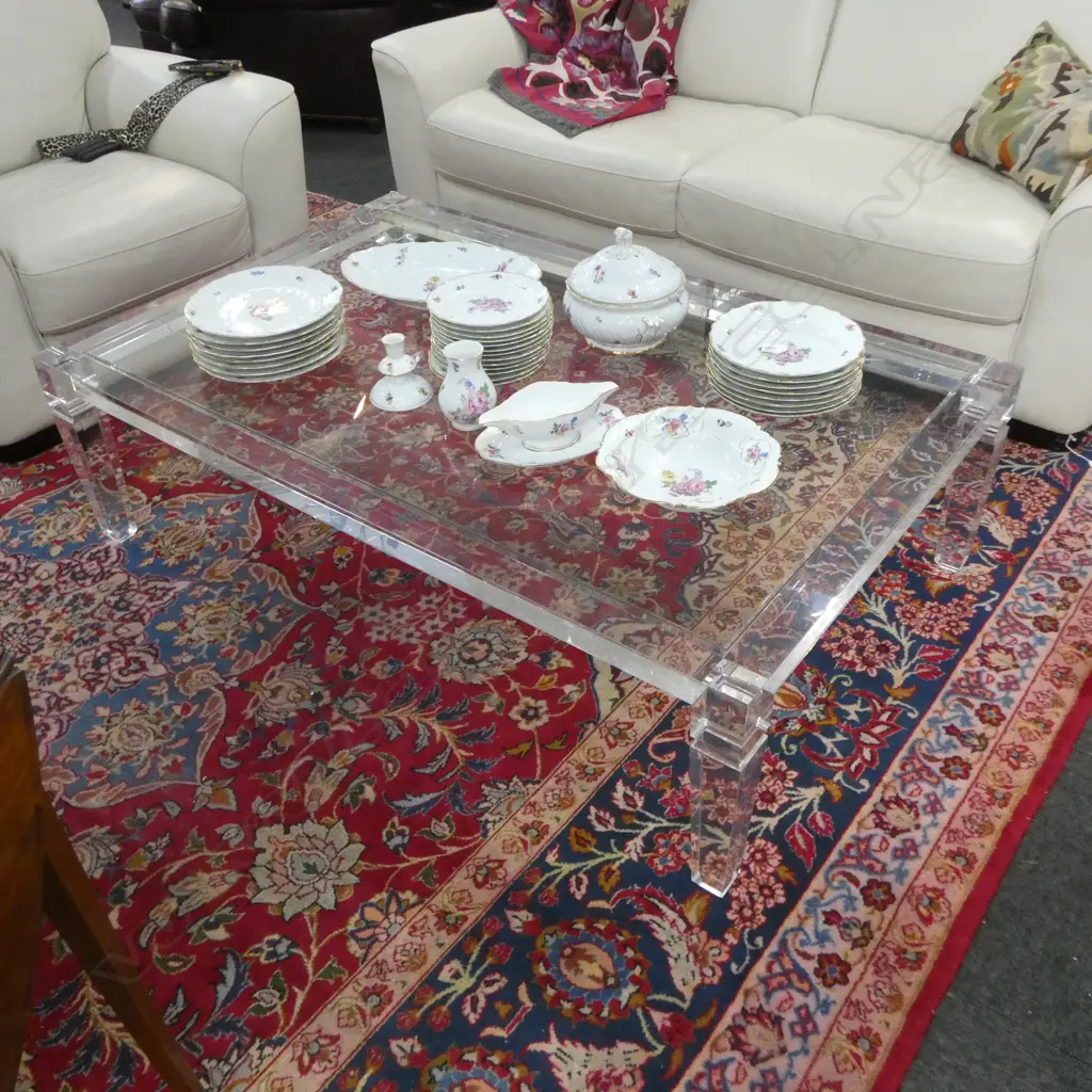 LG LUCITE COFFEE TABLE 1400x900x405mm Image 1++