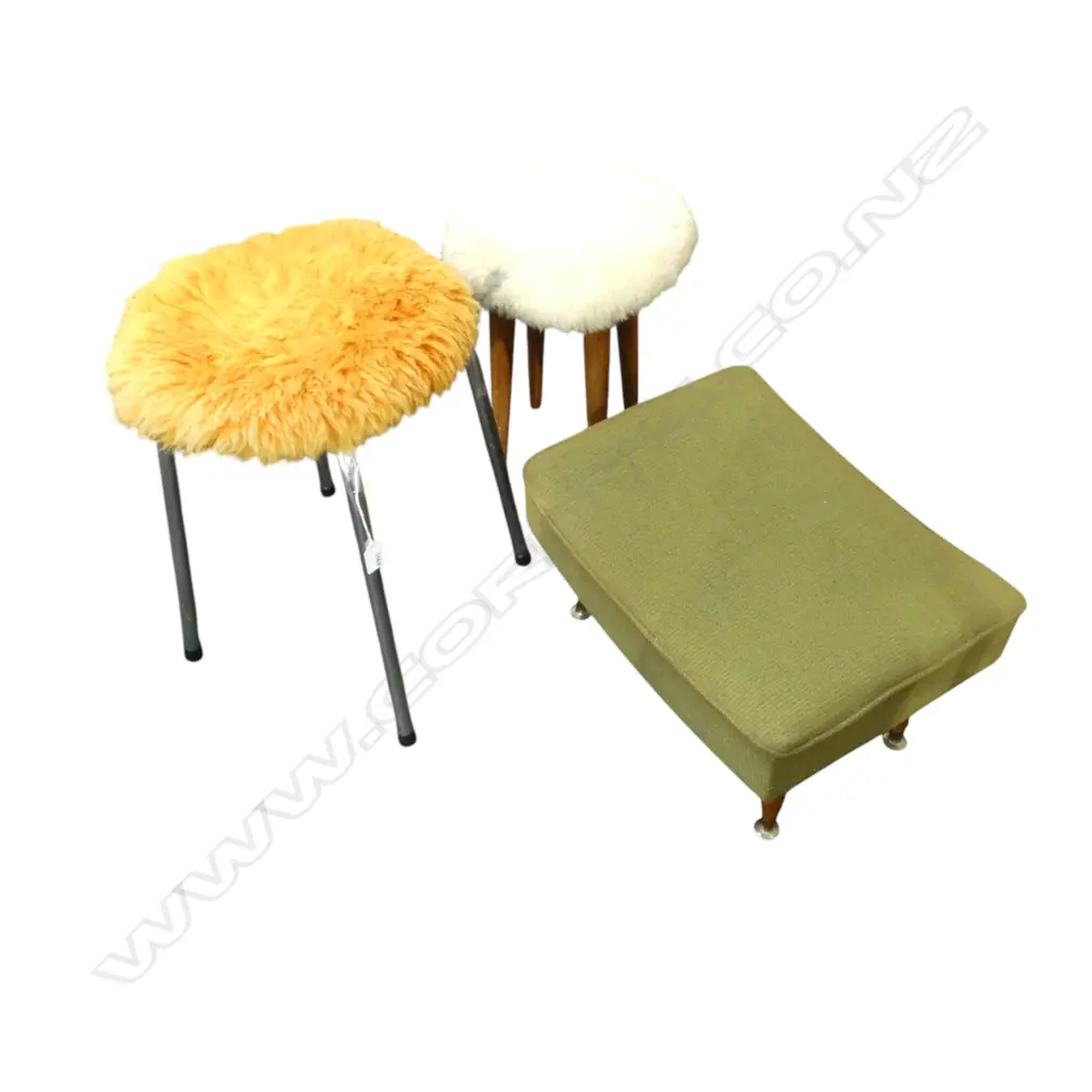 THREE STOOLS Image 1++