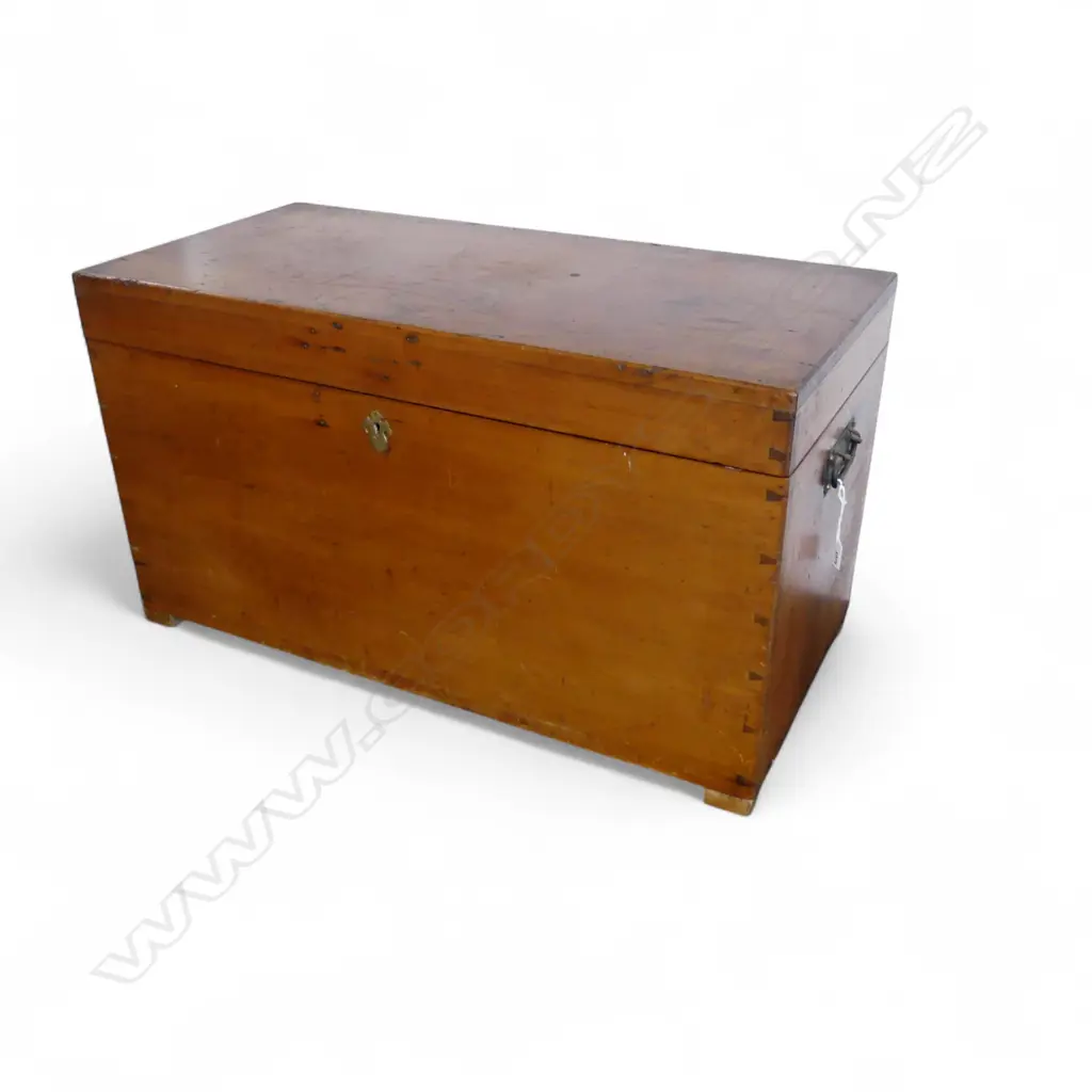 COLONIAL KAURI BOX IRON SIDE HANDLES 910 x 440 x 510mm Image 1++