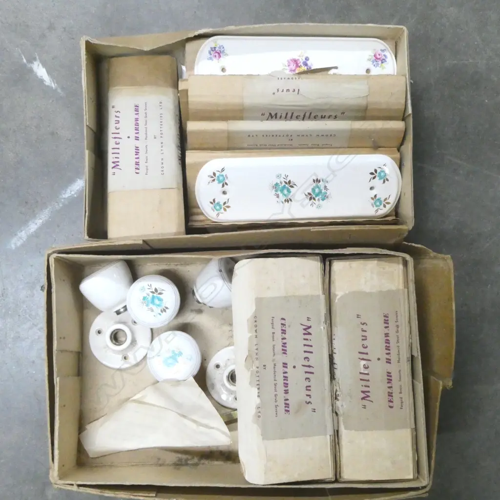 2 BOXES CROWN LYNN 'MILLEFLEURS' DOOR HARDWARE + BOX OF PLASTIC KNOBS Image 1++
