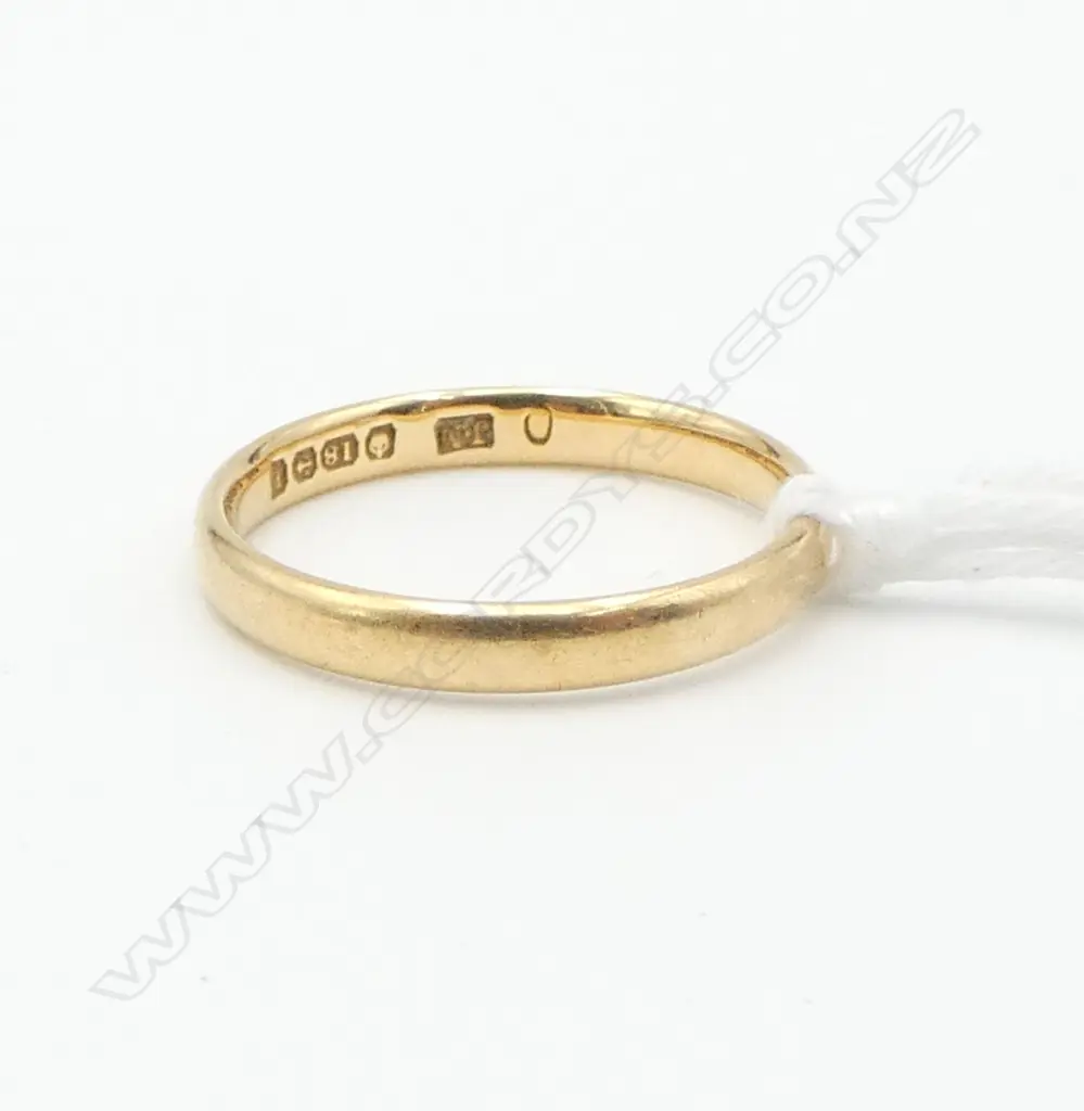 EARLY 20thC 18ct GOLD BAND RING Birmingham hallmarks 2.74gms size O Image 1++
