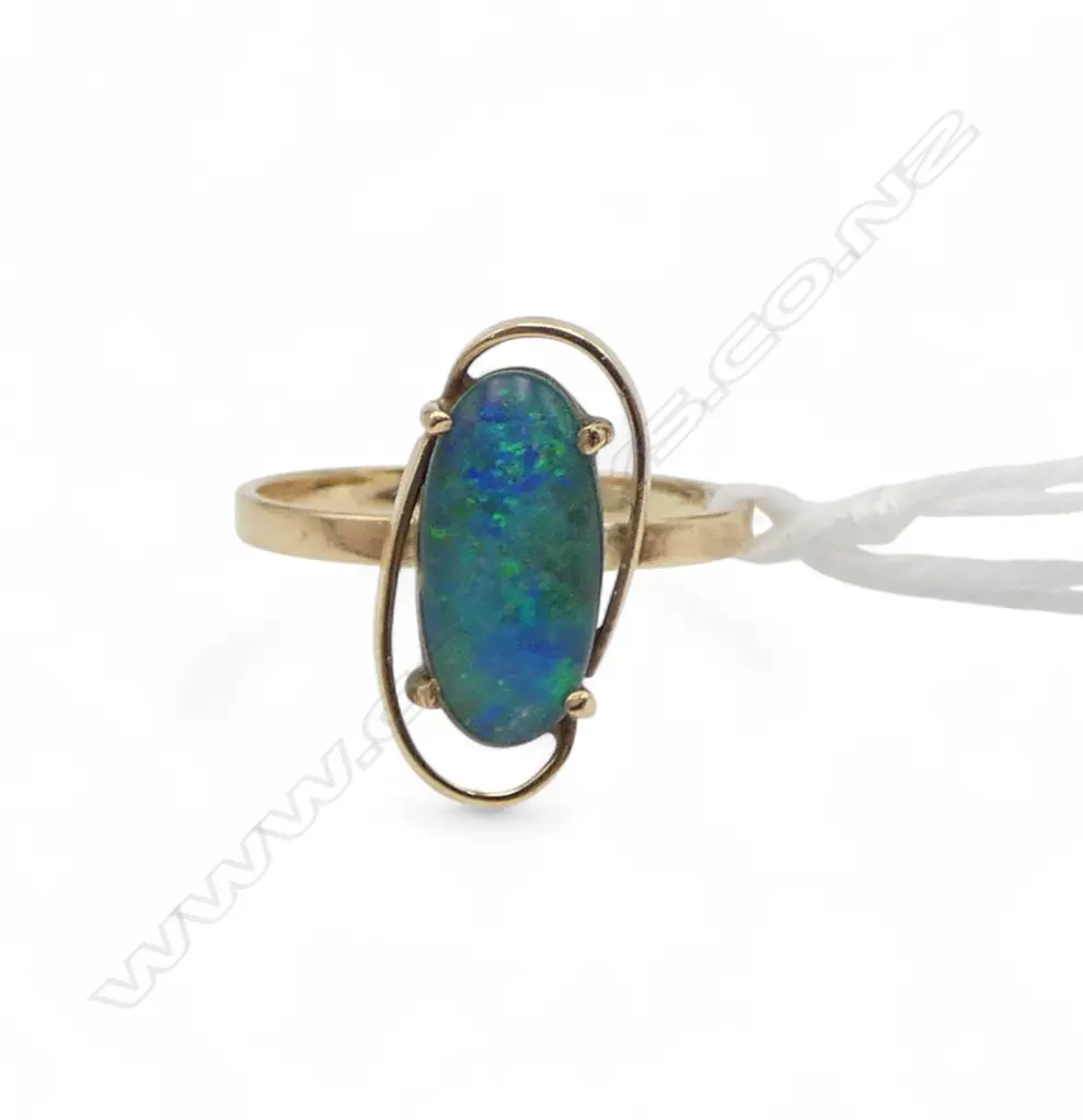 9CT GOLD AND OPAL DOUBLET RING 1.58gms SIZE L Image 1++