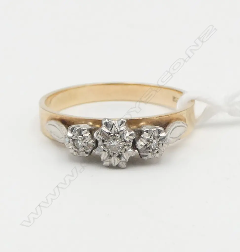9CT DIAMOND RING, 2.4gms SIZE P Image 1++