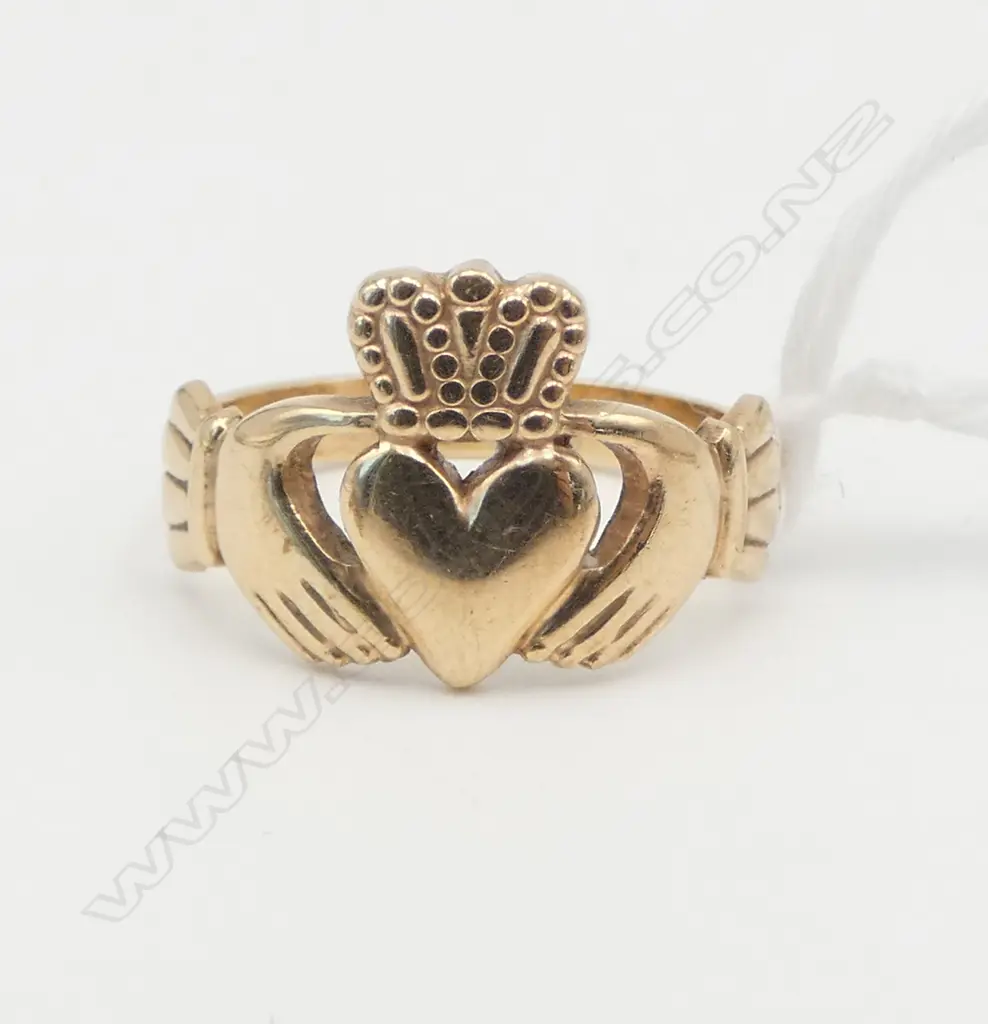 9CT CLADDAGH RING, 3.6gms SIZE N Image 1++