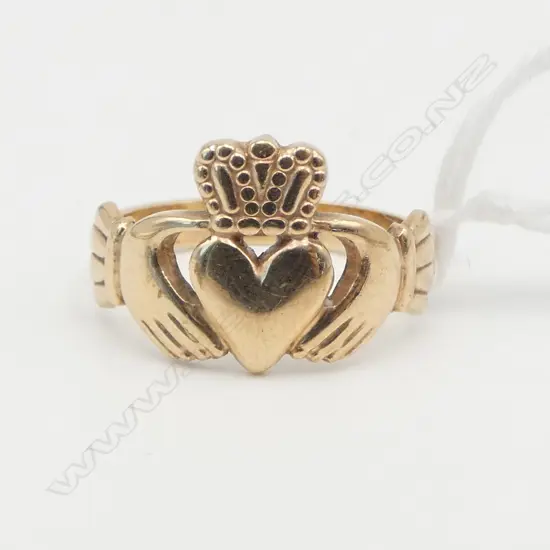 9CT CLADDAGH RING, 3.6gms SIZE N