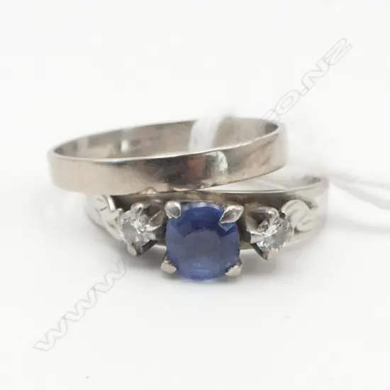 2 18CT WG RINGS 5.9gms SAPPHIRE FAULT (SIZE P both rings)