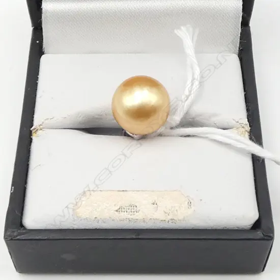 14ct  PEARL PENDANT golden colour, good lustre, sml diamond on bale