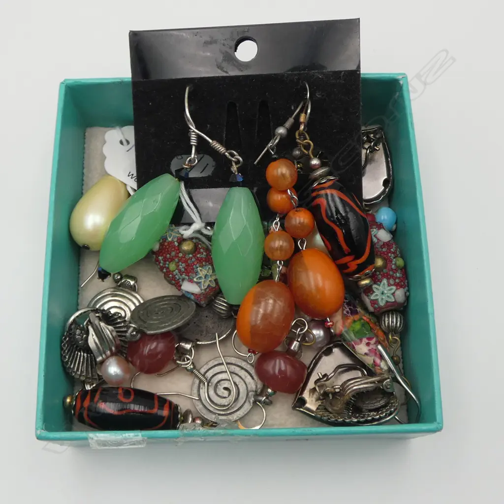 ASST. EARRINGS INCL. 3 PRS PEARL STUDS Image 1++