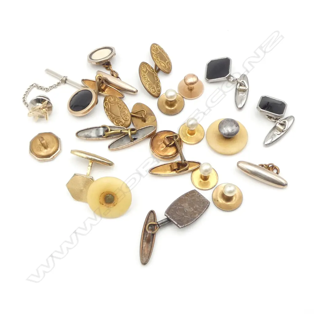 ASST. STUDS INCL. 1 9CT 1gm Image 1++