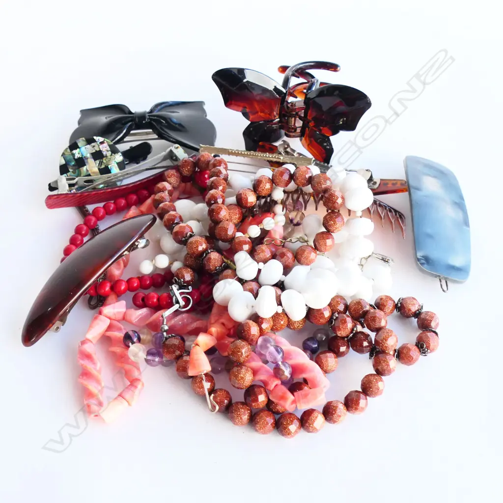 6 COSTUME NECKLACES & ASST. HAIR COMBS & CLIPS Image 1++