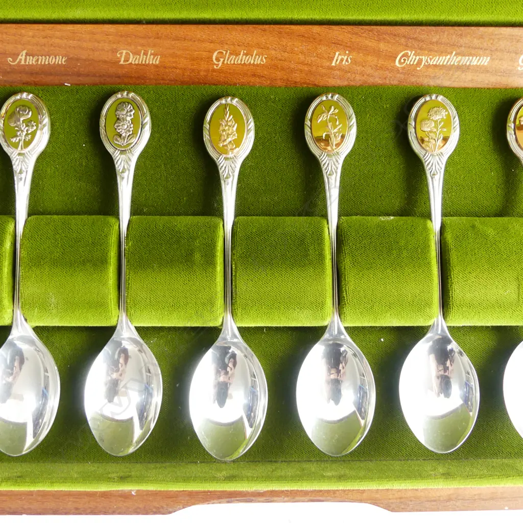 12 STG SILVER & 24CT INSET RHS FLOWER SPOONS, SHEFFIELD 1973 315gms, CASED W.480mm Image 1++