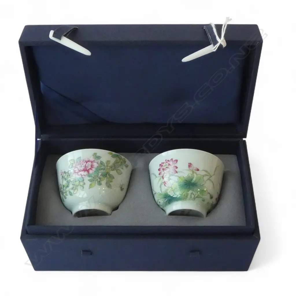 PR CHINESE FAMILLE ROSE TEA BOWLS H.50mm, BOXED Image 1++