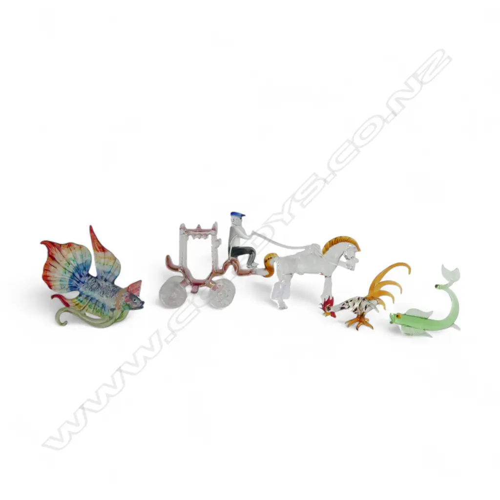 4 FINE ART GLASS FIGURES; 2 FISH, ROOSTER + COACH L.210mm Image 1++